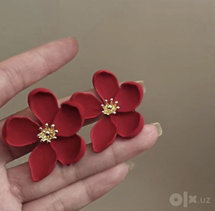 Коассическая кофта + серёжки