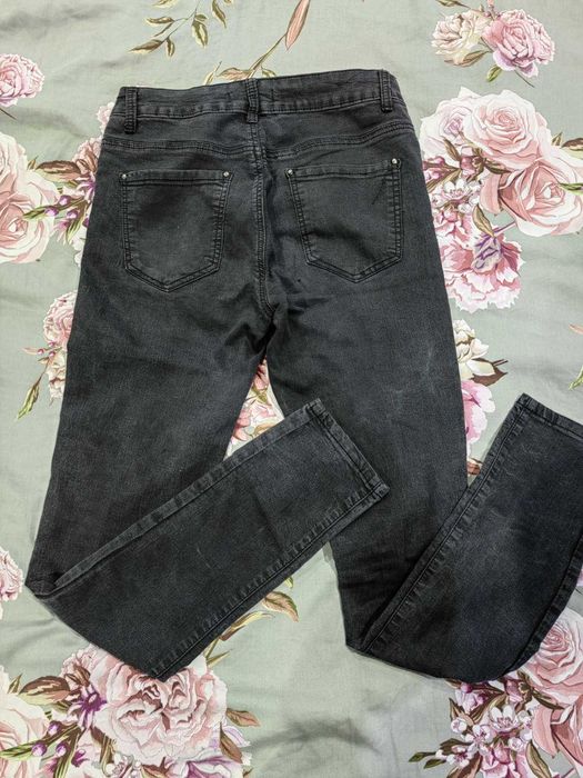 Дрехи чисто нови