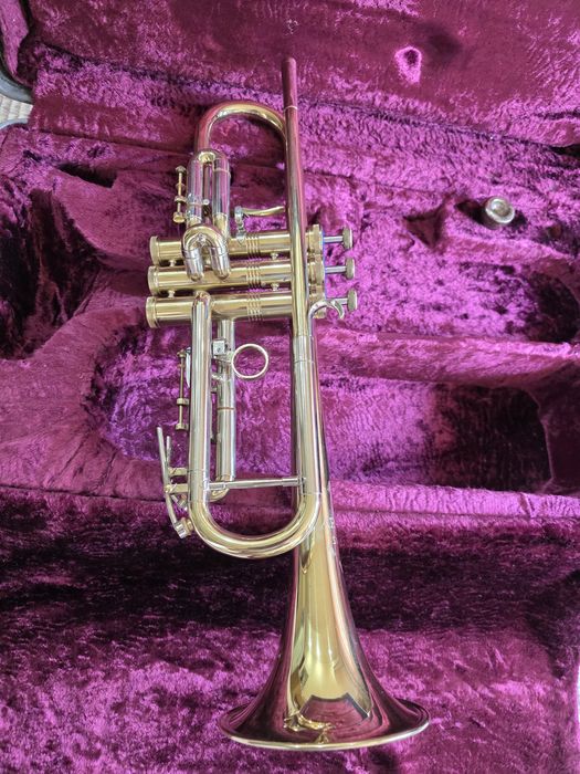 Музыкальный духовой инструмен труба Amati