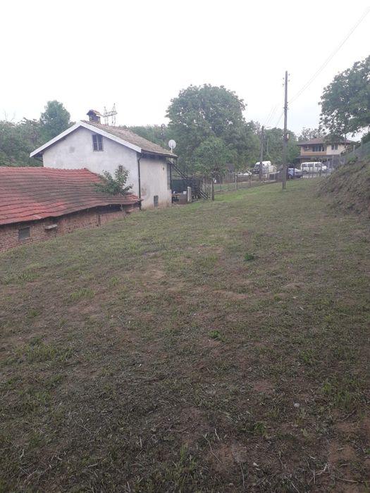 Продавам къща в гр. Русе, местност Сухия Кладенец