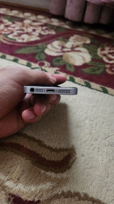 Iphone SE 2016 holati yangidek