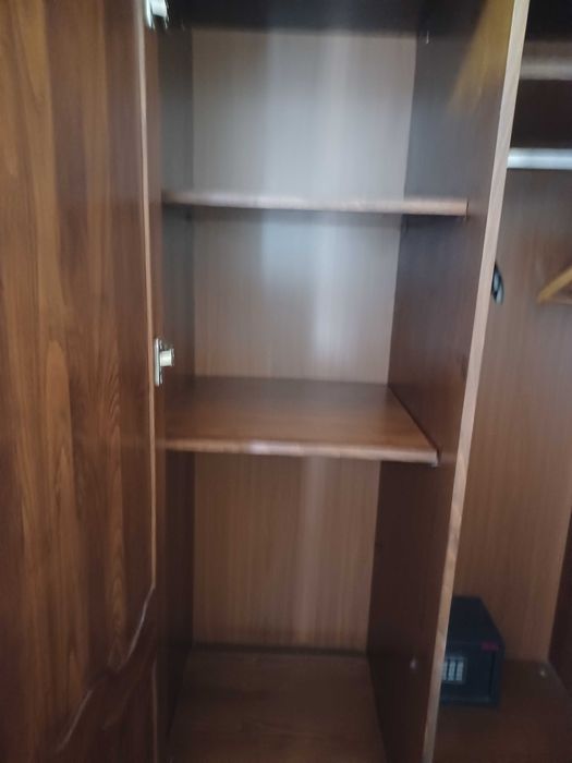 Продавам гардероб