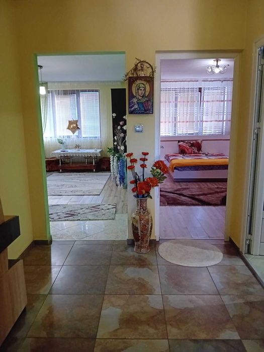 Дава се под наем Двустаен апартамент в Петрич - 86 кв.м за 35.7 € - Снимка #1