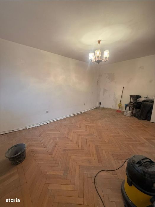 Apartament trei camere - parter - 72mp - Școala nr. 9