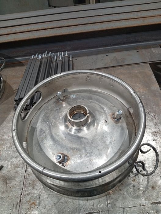 Grătar rotund din butoi de bere( inox)