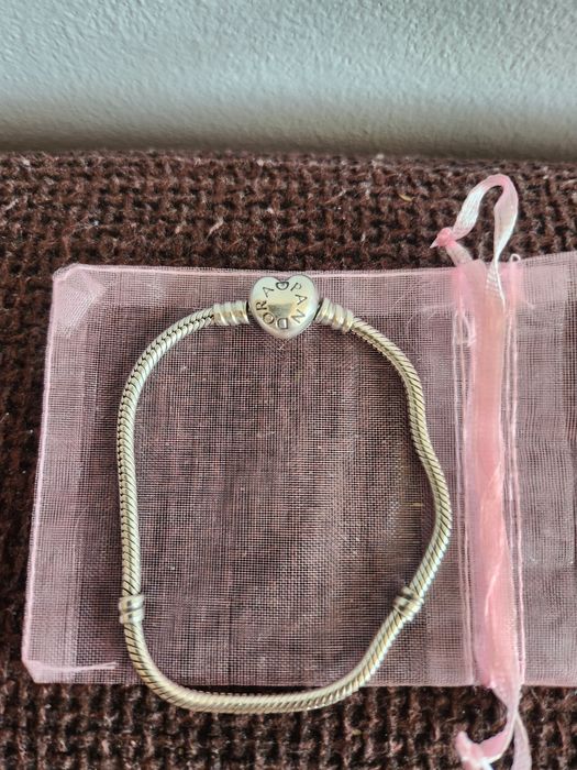 Сребърна гривна Pandora -"Moments Любов", 20 см. + талисмани