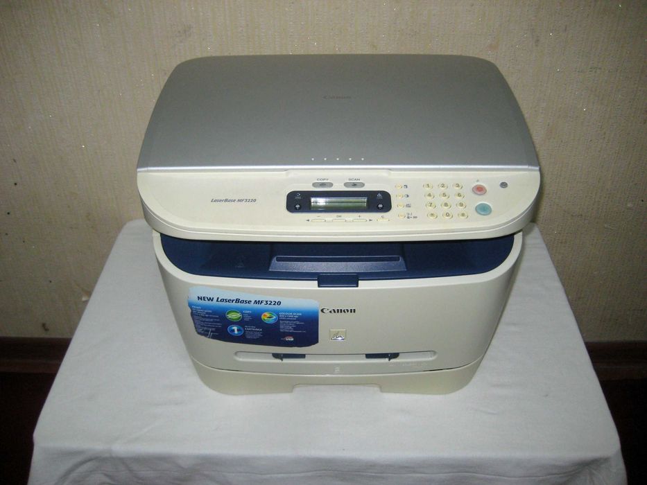Canon 3220 лазерный принтер 3 в одном почти новая!