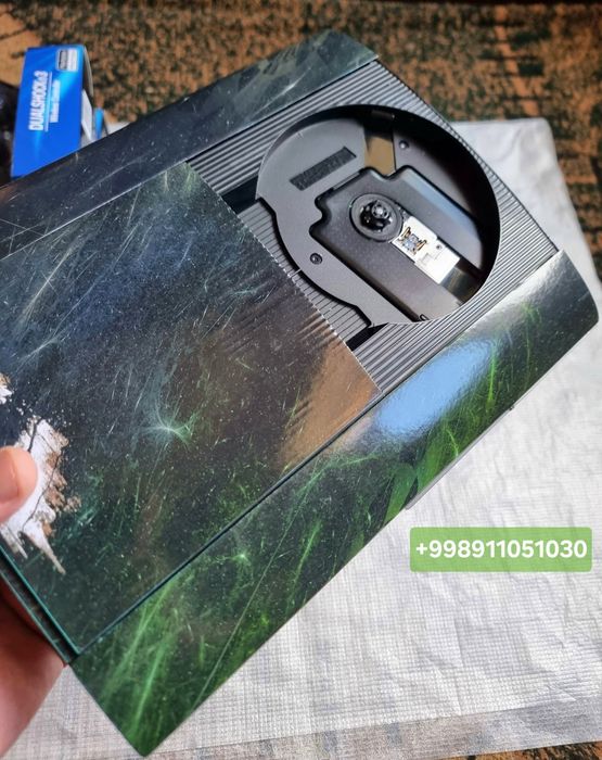 PS3 super slim 500 GB + Top Games