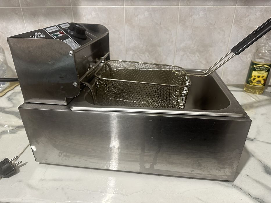 Фритюриница . Почтй новый.