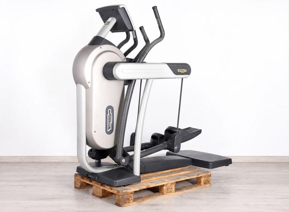 Technogym Vario 700 LED   Cardio Profesional Eliptica Stepper