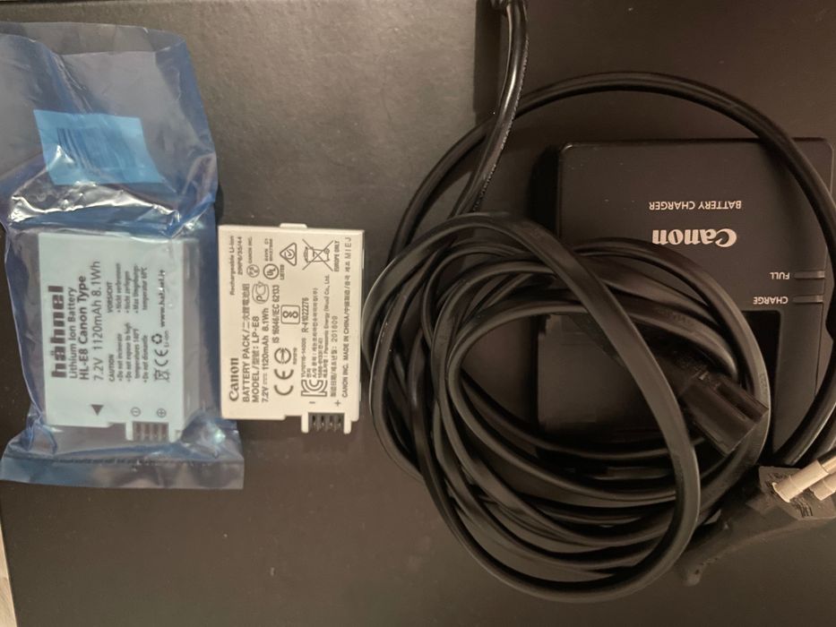 Фотоапарат Canon 700D