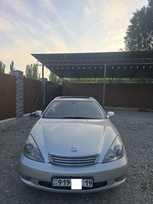 Лексус ес 300 срочна сатылады