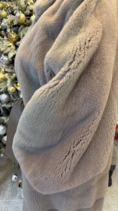 Продается Женская шуба