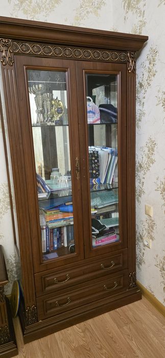 Продам сервант в хорошем состоянии