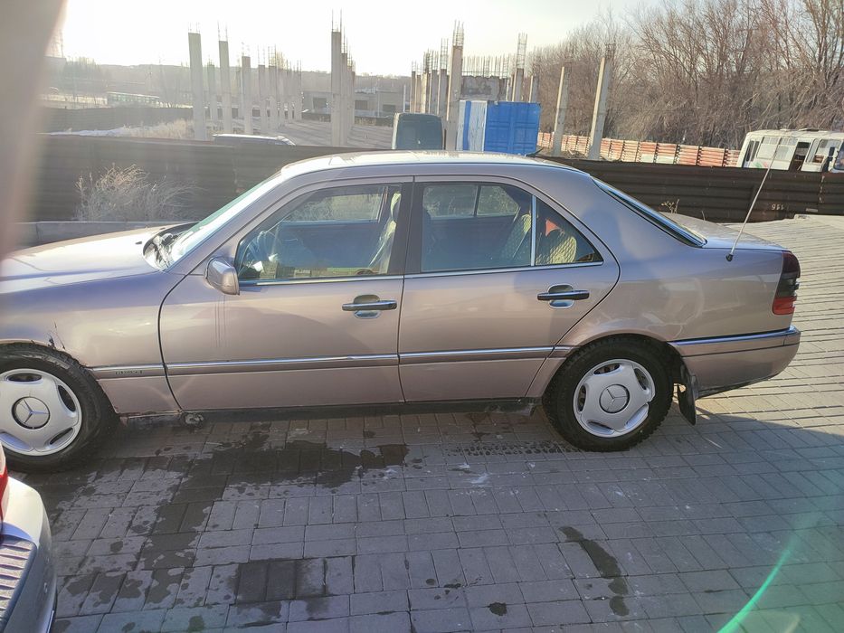 Мерседес 180 (((