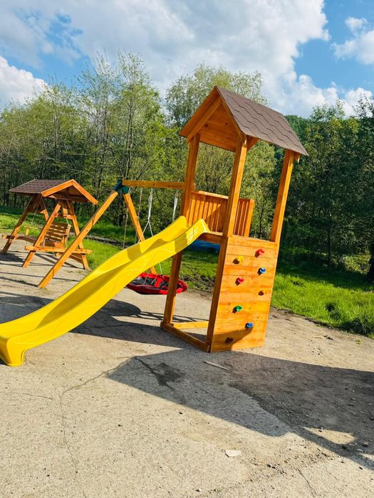 Locuri de joacă din lemn - balansoare, căsuțe, mobilier grădină