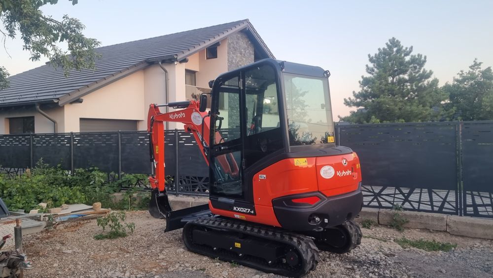 Închiriez miniexcavator