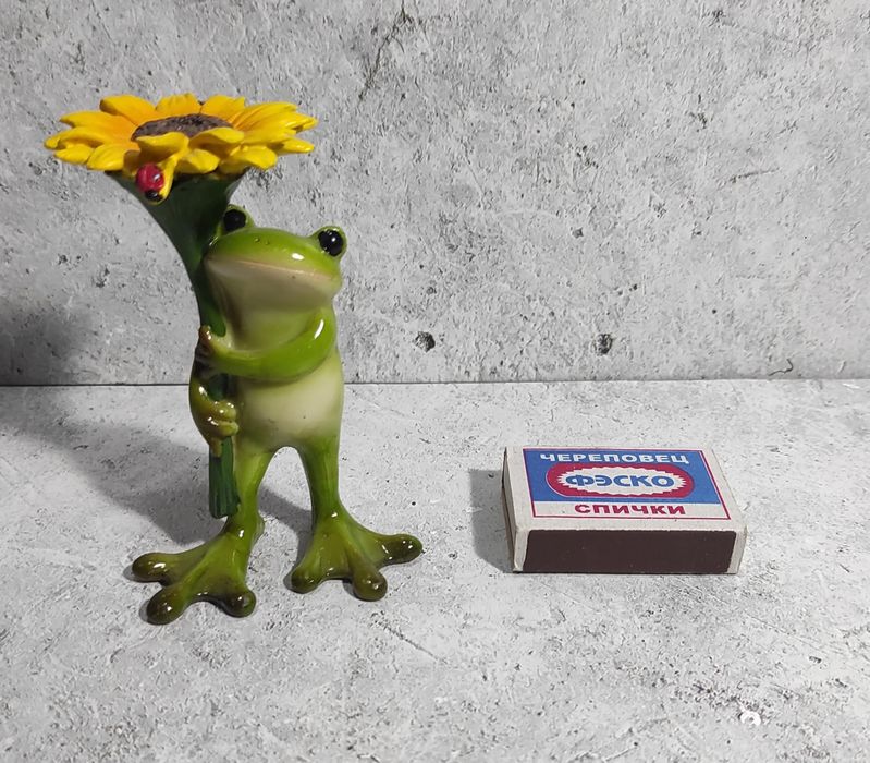 Фигурки лягушек коллекция