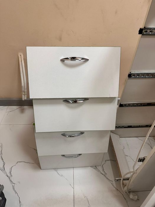 Белый комод б/у.