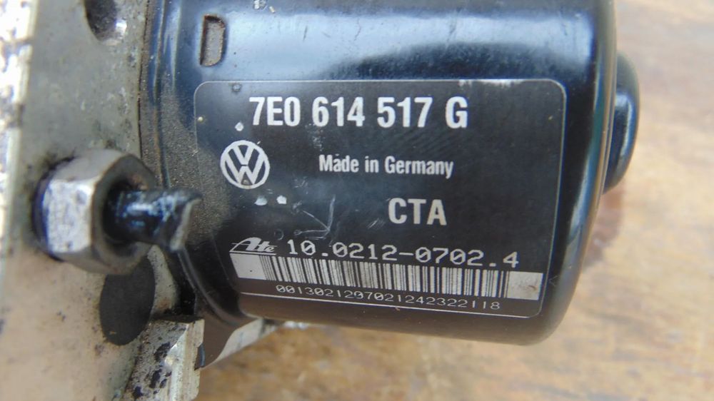 Pompa ABS ESP Volkswagen Transporter T5 2.0 diesel an 2009-2015 cod 7E0614517G