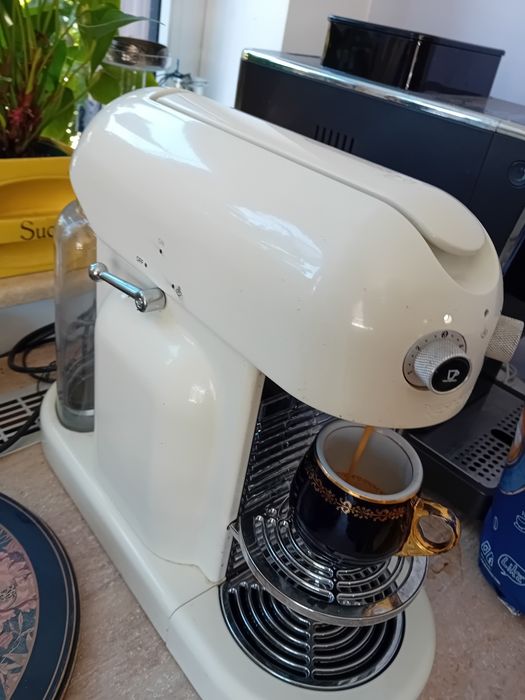 Aparat de cafea nespresso maestria en 450