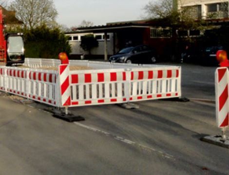 Garduri delimitare lucrari, bariere pvc semnalizare santier