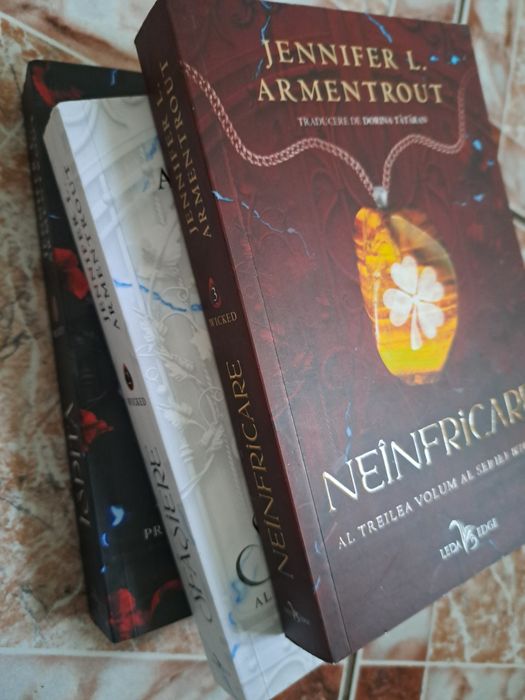 Seria de cărți fantasy Wicked