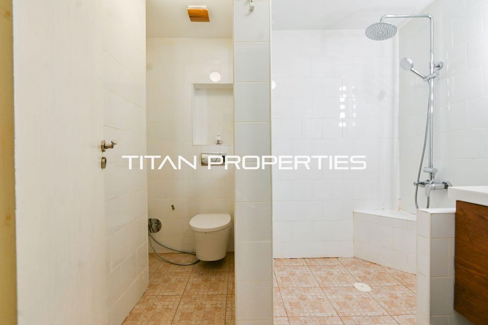 Тристаен, продажба, Център