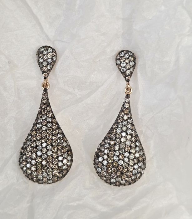 Красивы  серьги  с утонченным дизайном