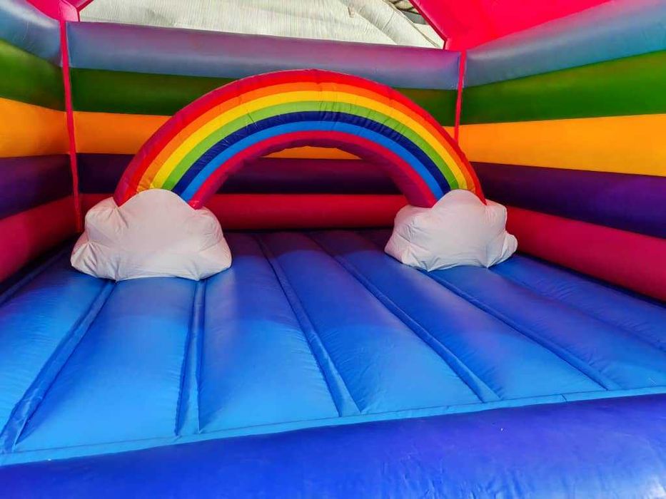 Надуваеми детски батути / Детски пързалки за скачане