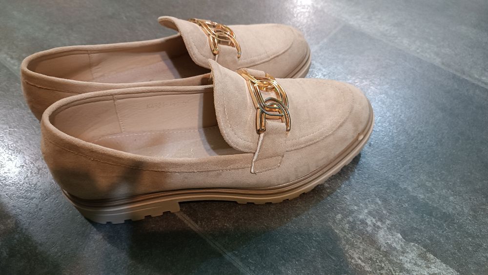 Продавам нови мокасини