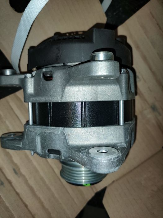 Vând alternator nou Dacia Logan 2 MCV 2 Sandero 2 motor 1.0 cod 443323