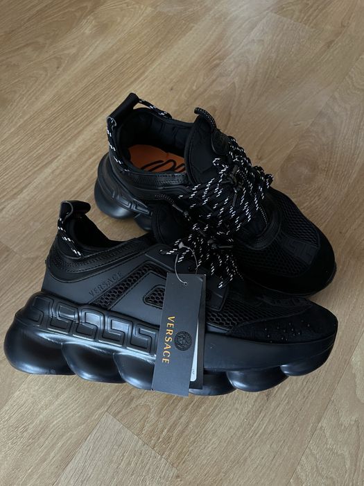 Versace chain reaction 46