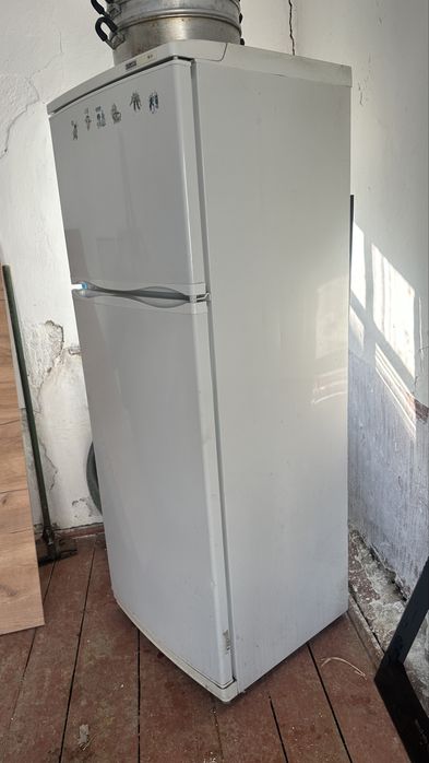 Продам холодильник Атлант