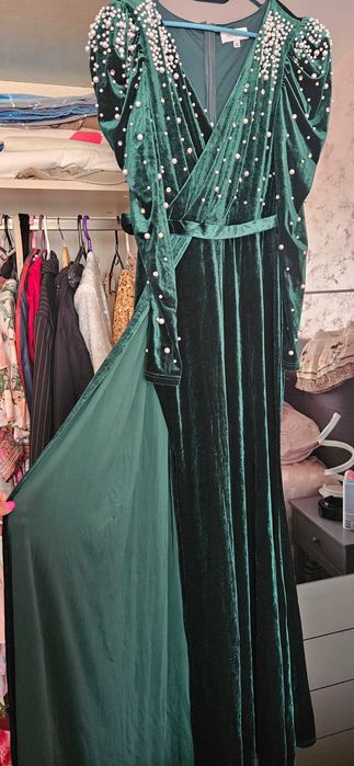 Официална зелена рокля с перли