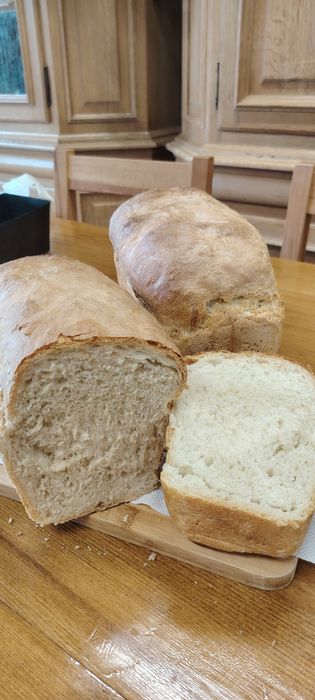 Vand pâine făcută în casă din grâu integral