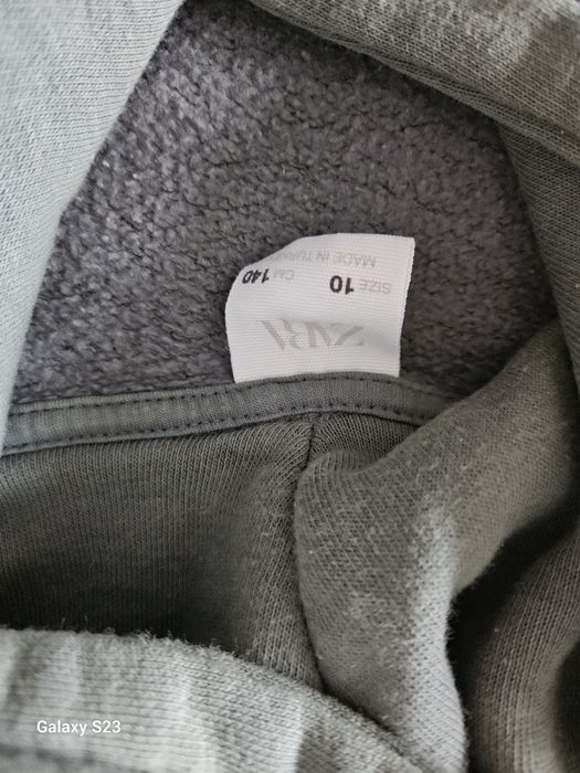 Geaca Zara 10 ani .50 lei .Hanorac Zara 10 ani 30 lei