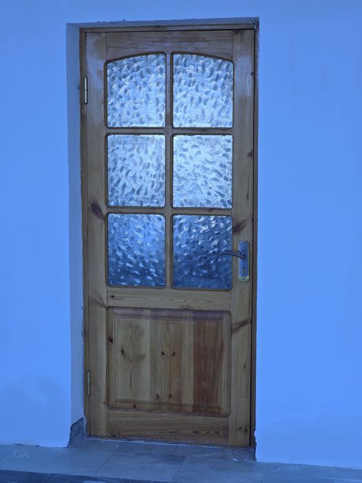 Ёгоч эшиклар арзон сотилади. Камчилиги йук