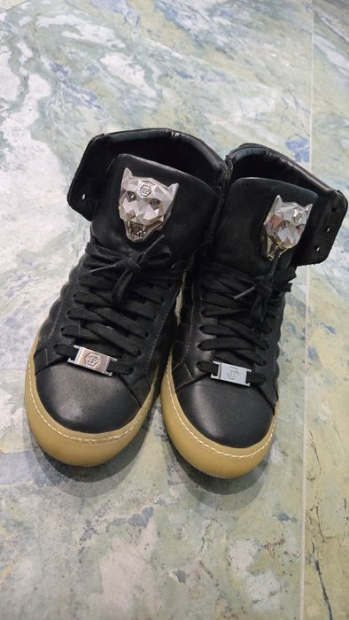 Различни дамски обувки