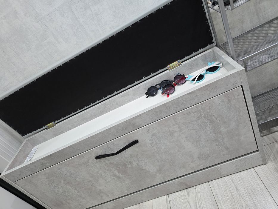 Продаю уголок для обуви