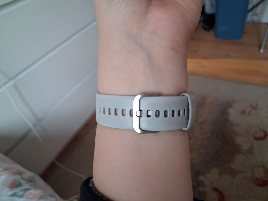 Смарт часовник Hama Fit Watch 4910 - цвят бледо сиво