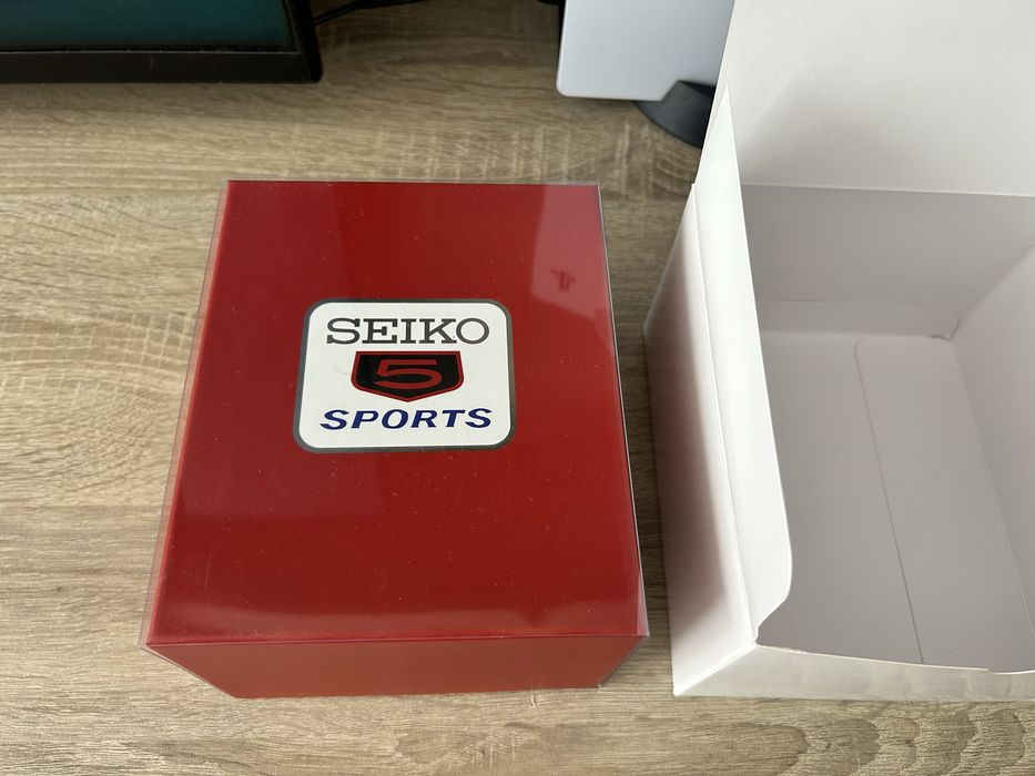 SEIKO 5 Sports ‘Pepper Black’ 1968 Recreation LIMITED EDITION SRPL05K1