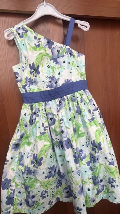 Продам детские платья Новые!