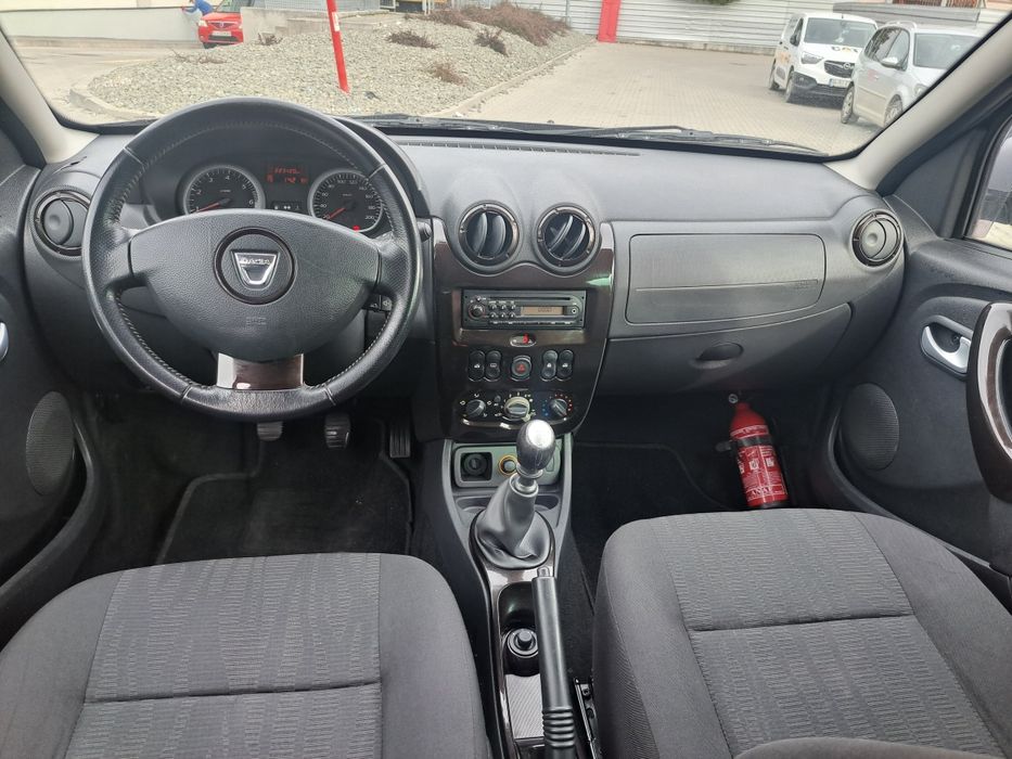 Vând Dacia Duster 1.5 tdci 4x2
