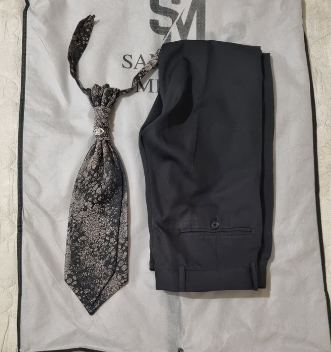 Costum pentru evenimente (purtat o singura data,negociabil)