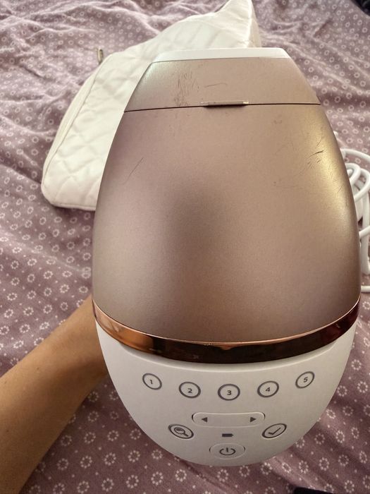 Фотоепилатор Philips BRI955