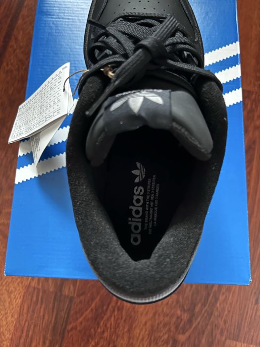 Adidas Team Court 2 - marimea 42 2/3 - noi cu eticheta