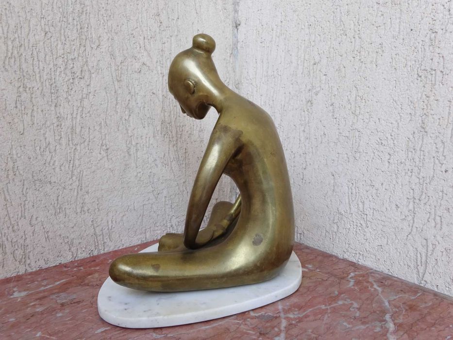 Statueta Yoga 'asiatica meditand' - Piesa simbolica Superba