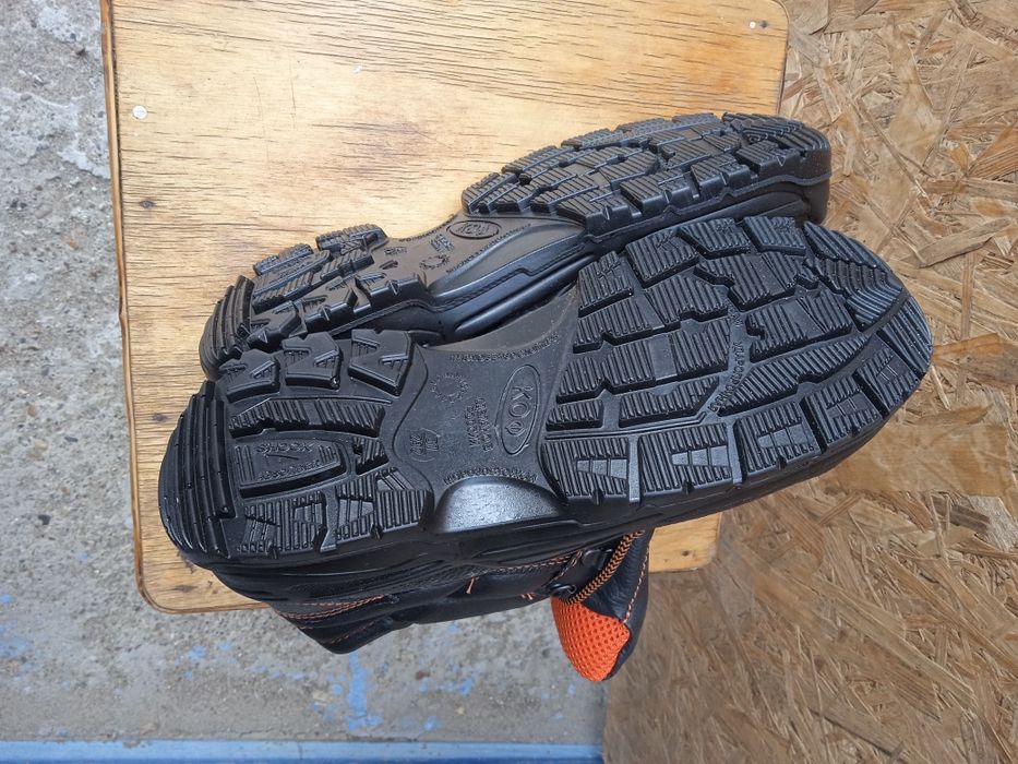 Ботинки, спецобувь новые размер 37