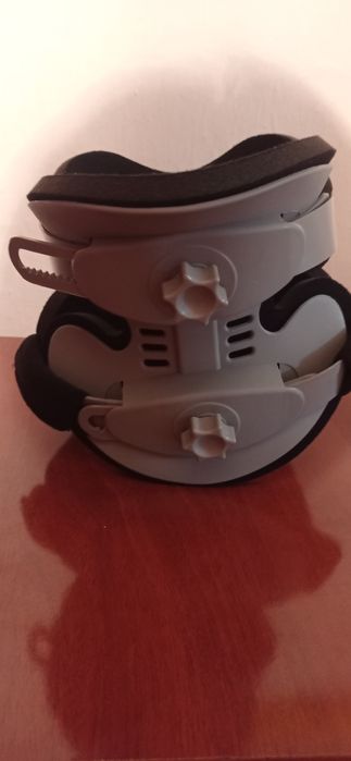 Фиксатор шейный воротник